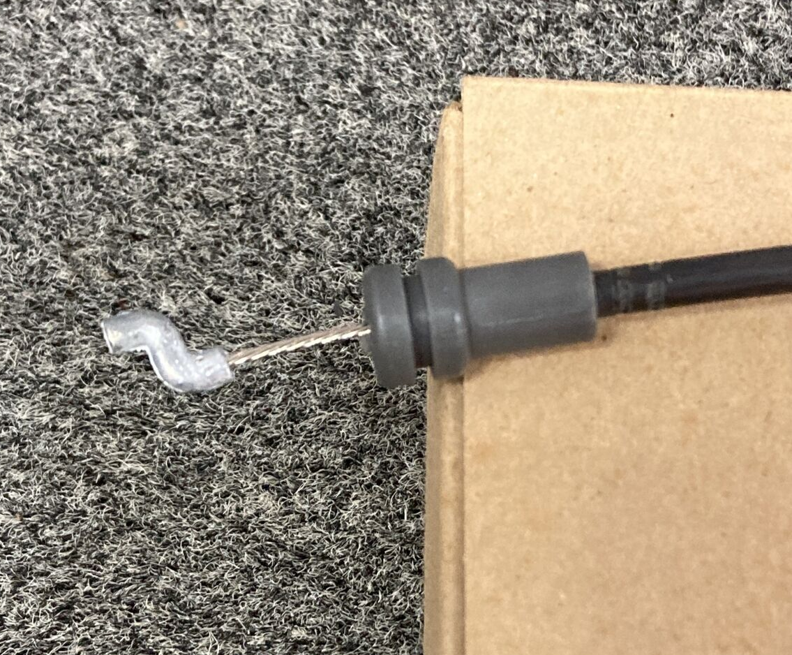 NEW GENUINE GM 22595579 CABLE, REAR COMPARTMENT LID LATCH RELEASE 1995-2001