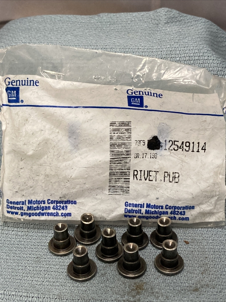 QTY 8 NEW GENUINE GM 12549114 BOLT/SCREW, FRONT WHEEL HUB 1984-2003 GR 17.198