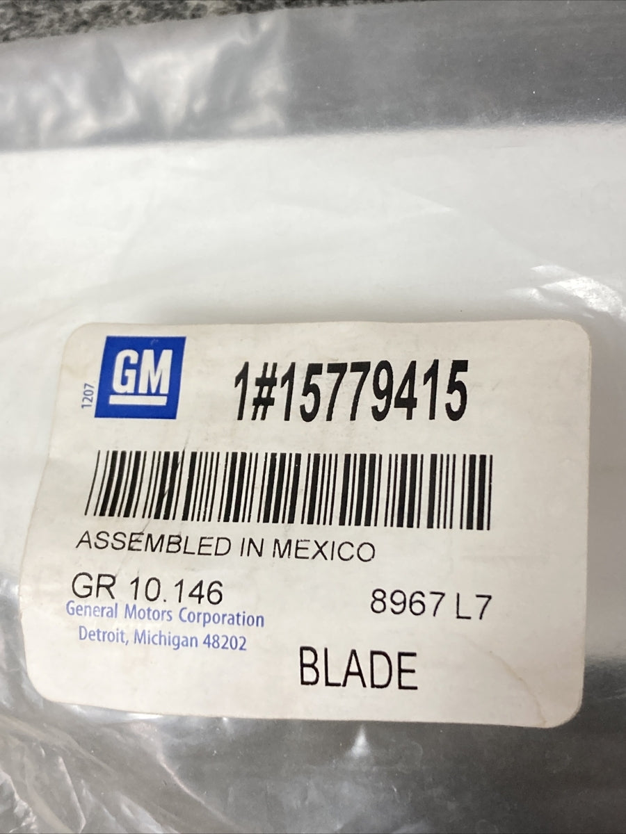 NEW GENUINE GM 15779415 BLADE ASSEMBLY, WINDSHIELD WIPER *BLACK GR 10.146
