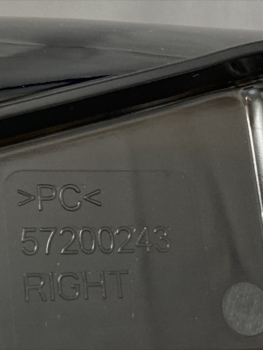 NEW GENUINE HARLEY DAVIDSON 57200243 SHROUD, ENGN, AIR DFTR, MID-FRM, RH