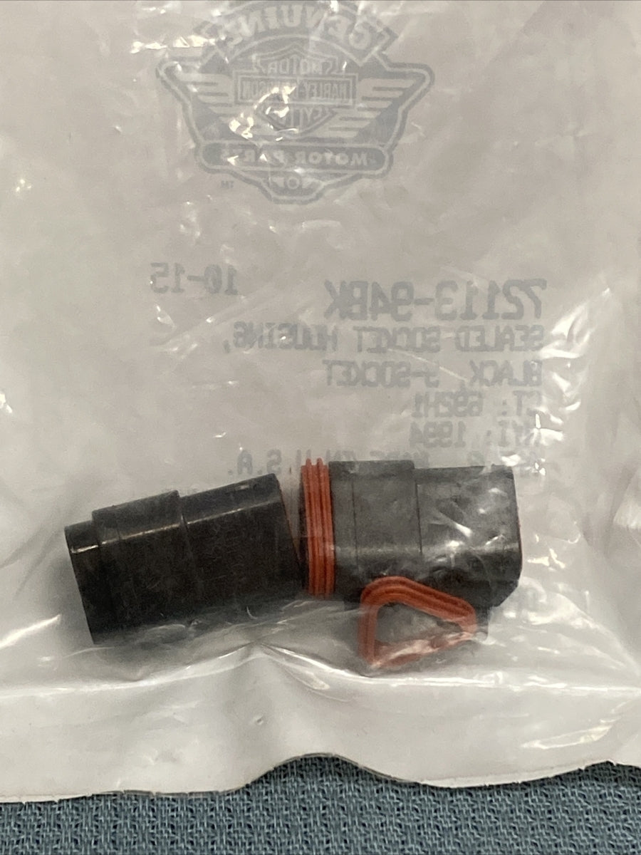 QTY2 NEW GENUINE HARLEY DAVIDSON 72113-94BK SEALED SOCKET HOUSING, BLK, 3-SOCKET
