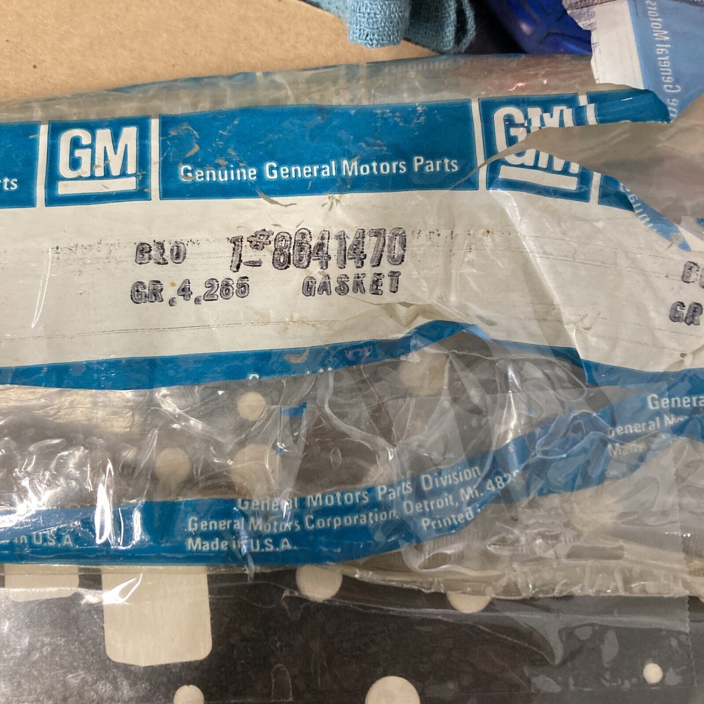 NEW GENUINE GM 8641470 GASKET, LOWER VALVE BODY W/LOCK UP GR 4.265