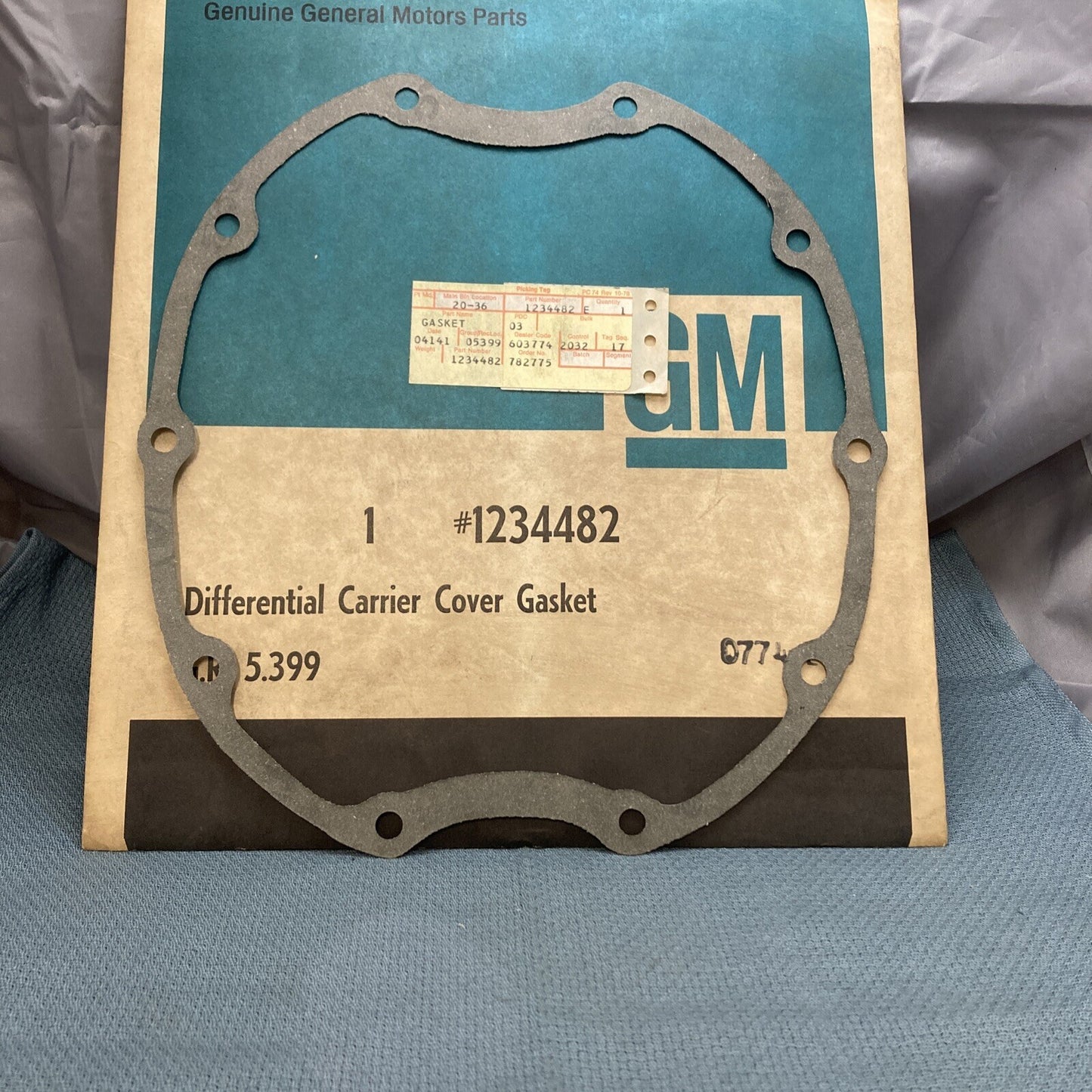 NEW GENUINE GM 1234482 GASKET, DIFFERENTIAL CARRIER COVER GR 5.399