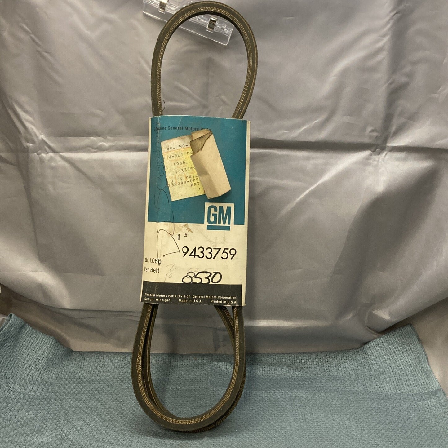 NEW GENUINE GM 9433759 FAN BELT GR 1.066