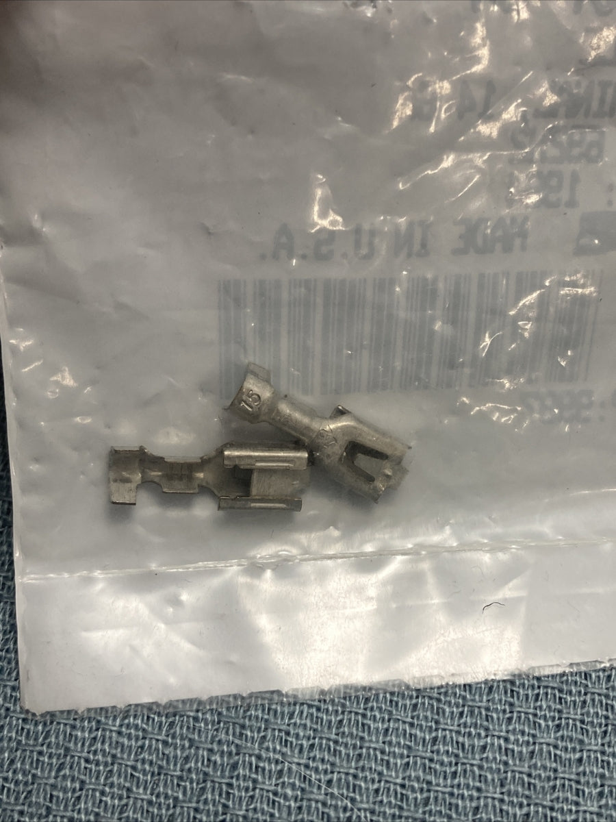 QTY 2 NEW GENUINE HARLEY DAVIDSON 72207-94 FEMALE TERMINAL, 14 GA