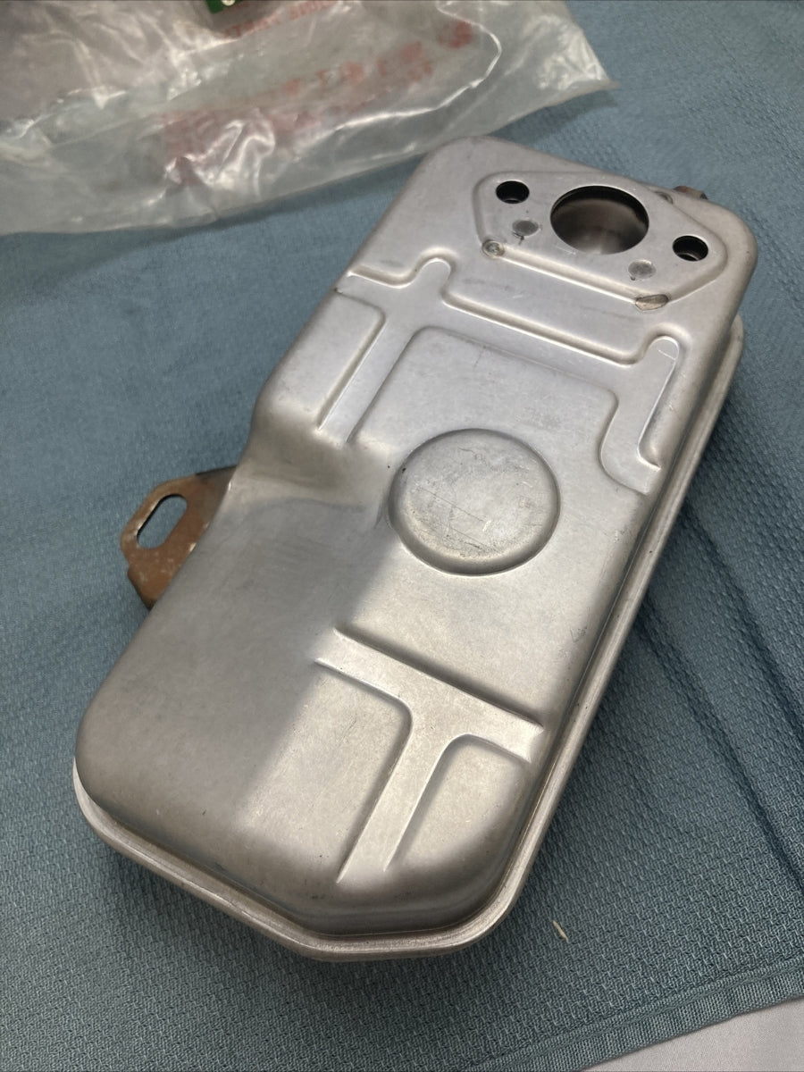 NEW GENUINE SUBARU ROBIN 246-30101-21 MUFFLER CP