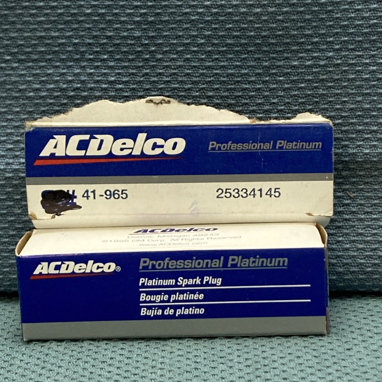 NEW ACDELCO 41-965 PROFESSIONAL PLATINUM SPARK PLUG GM 25334145