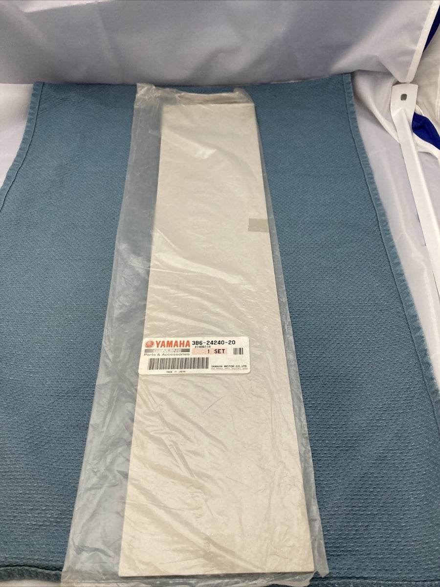 NEW GENIUNE YAMAHA 3B6-24240-20 Graphic Set
