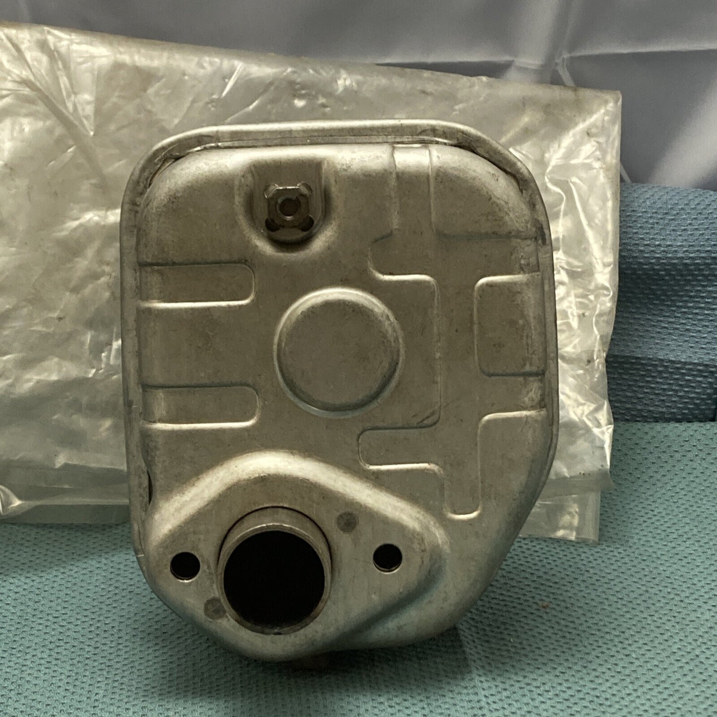 NEW GENUINE SUBARU ROBIN 235-30101-01 MUFFLER