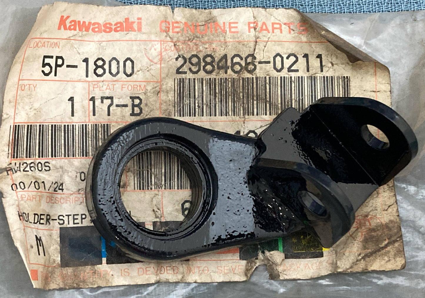 NEW GENIUNE KAWASAKI 34003-1202 FOOTRESTS Holder - Step, Fr, Rh