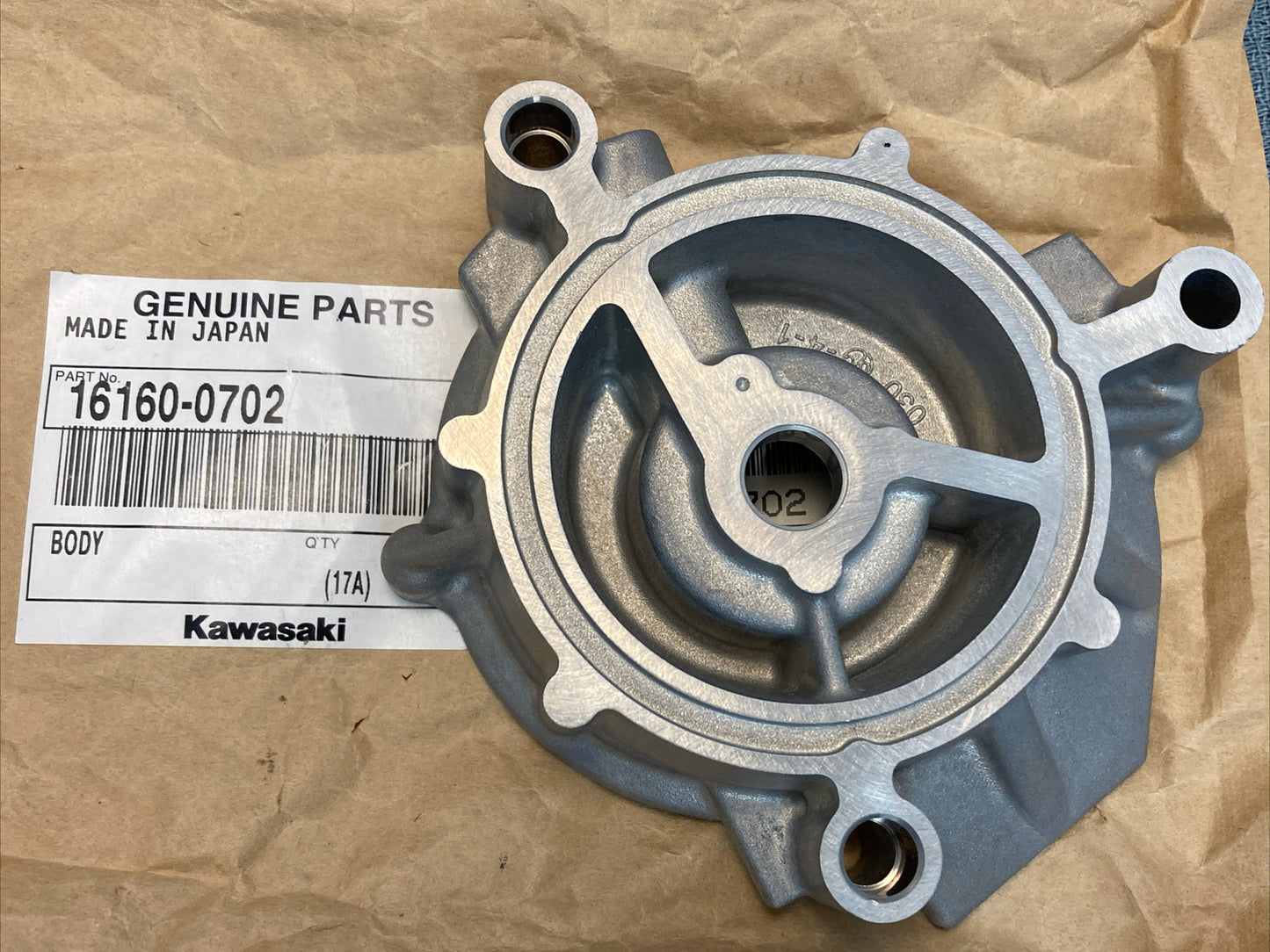NEW GENUINE KAWASAKI 16160-0702 OIL PUMP/OIL FILTER Body