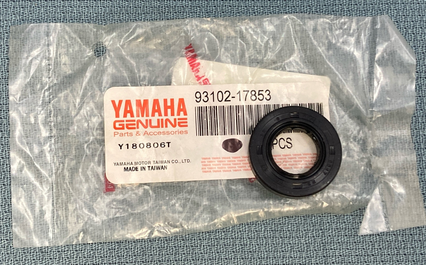 NEW GENUINE YAMAHA 93102-17853 FRONT WHEEL Oil Seal