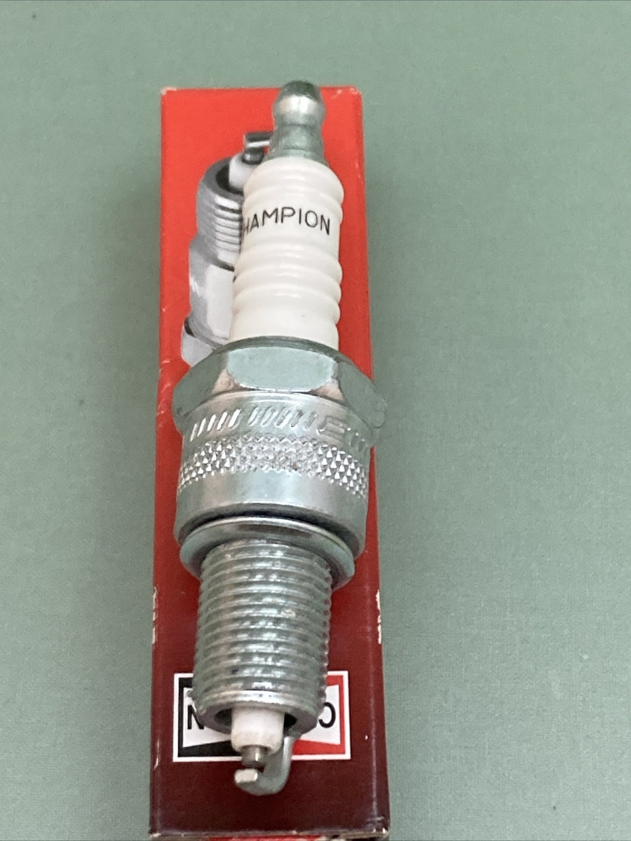 QTY 2 NEW GENUINE CHAMPION 38-N12YC PLUG SPARK 14MM SUPERCEDES YD301, YD301S1
