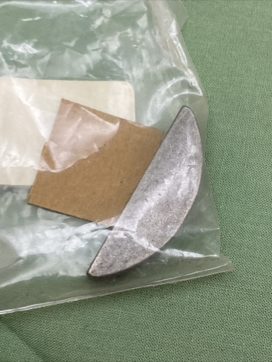 NEW GENUINE WISCONSIN CONTINENTAL PL24 KEY WOODRUFF 29
