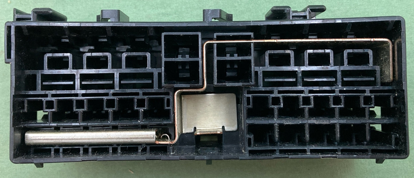 NEW GENUINE NISSAN 24380-0E000 HOLDER, FUSIBLE '93-'97 ALTIMA & STANZA
