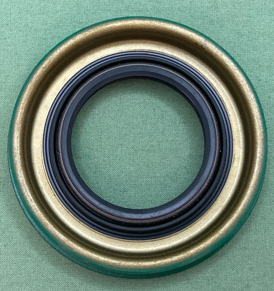 NEW NAPA 17005 OIL SEAL CHEVROLET, GMC & HUMMER TRUCK/SUV