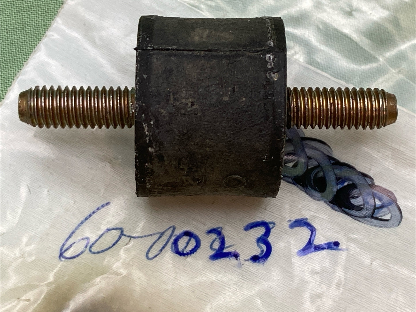 NEW REPLACES OLYMPYK CHAINSAW 60-00232 AV-MOUNT