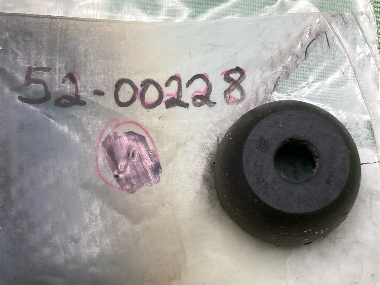 NEW REPLACES OLEO MAC CHAINSAW 52-00228 AV-MOUNT