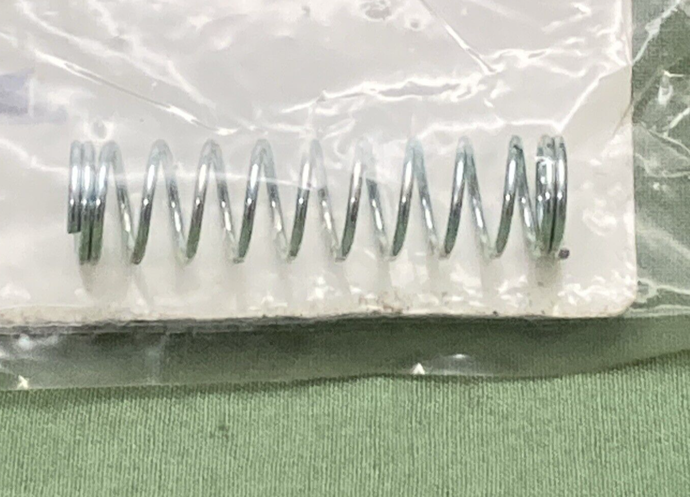NEW GENUINE YAMAHA 90501-10782 FOOTREST Spring, Compression