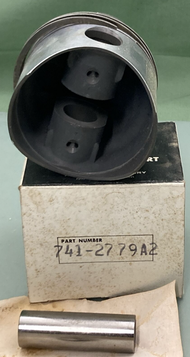 NEW GENUINE MERCURY QUICKSILVER 741-2779A2 PISTON AND RING SET