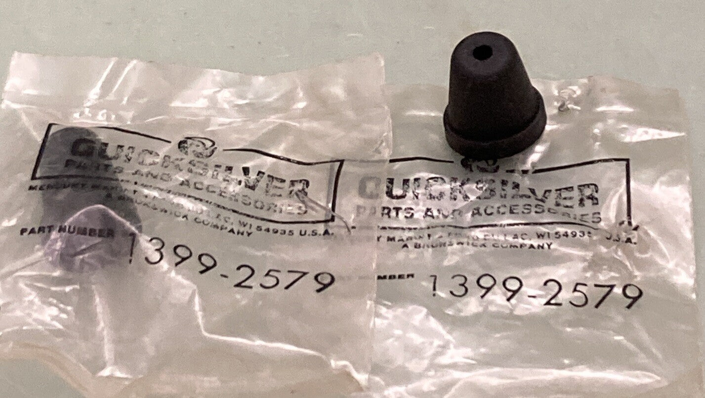QTY 2 NEW GENUINE MERCURY QUICKSILVER 1399-2579 COVER