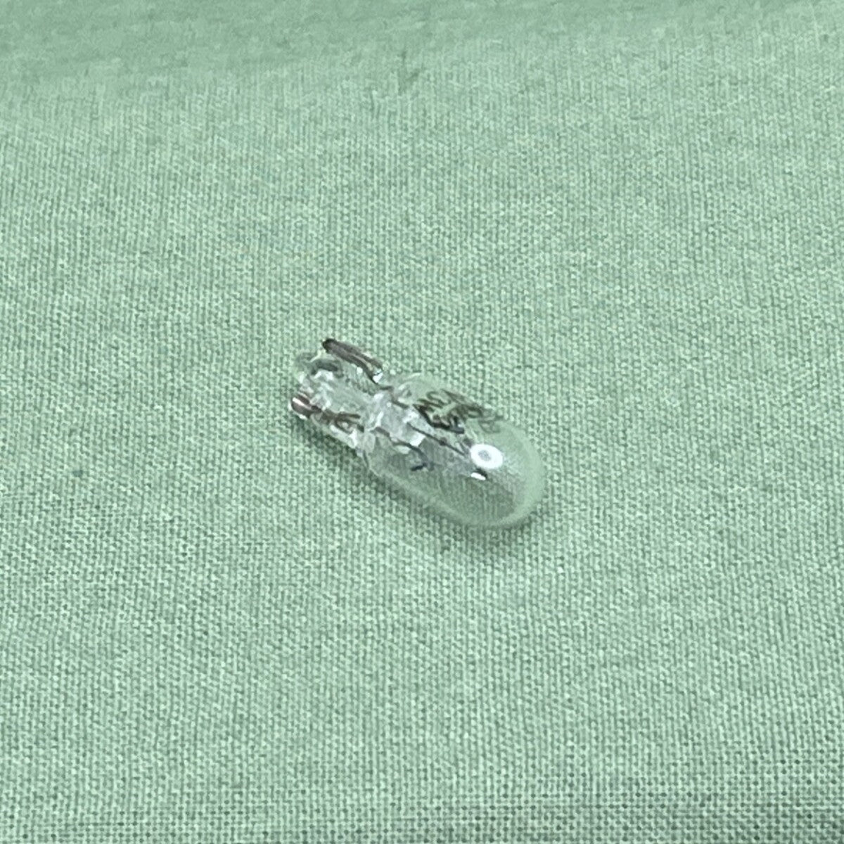 NEW GENUINE YAMAHA 42X-83517-00 METER Bulb (14V - 34W)