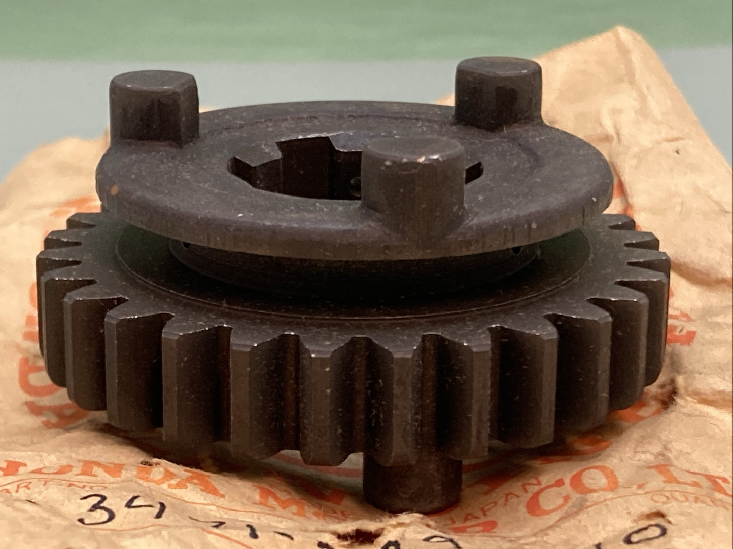 NEW GENUINE HONDA 23471-329-010 GEAR, COUNTERSHAFT FOURTH (28T)
