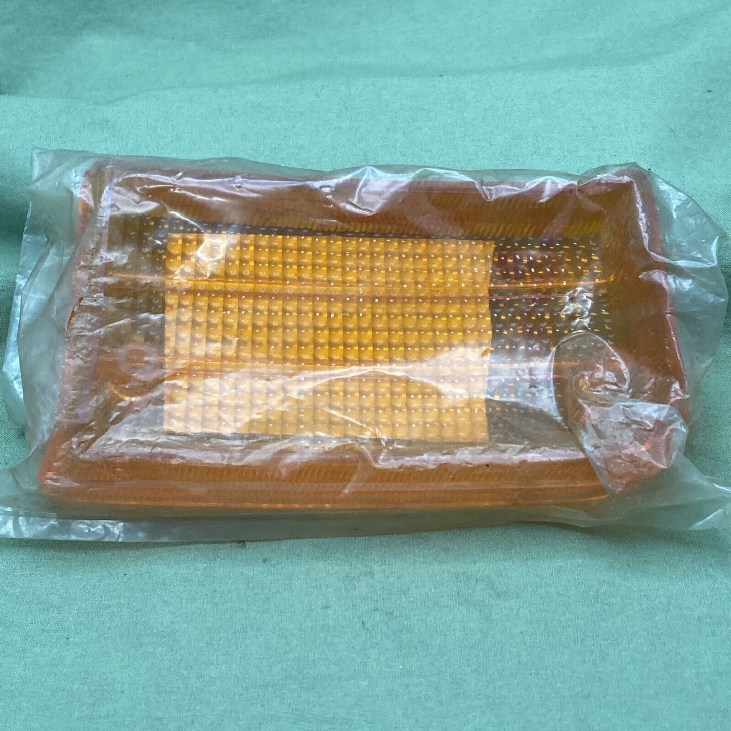 NEW GENUINE HONDA 33402-GN3-671 TURN SIGNAL Lens, R. Fr.