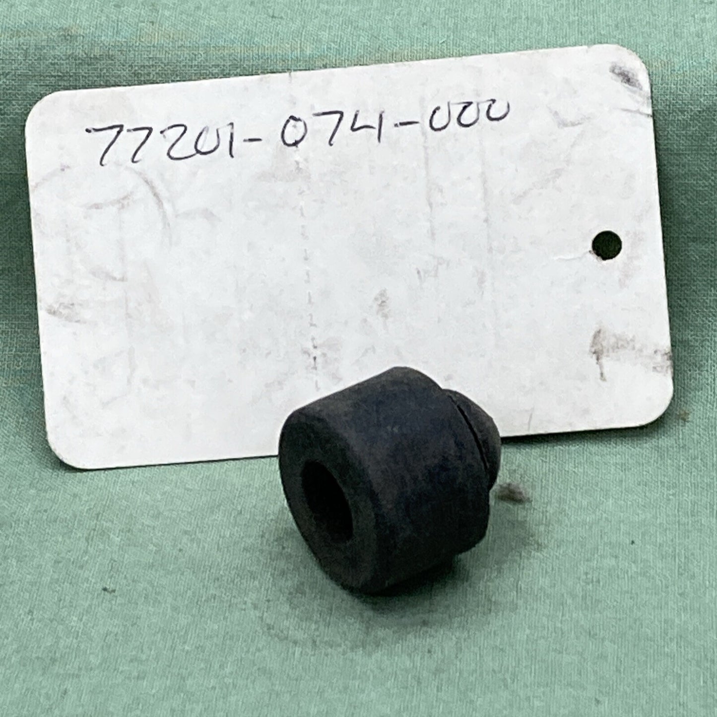 NEW REPLACES HONDA 77201-074-000 SEAT CUSHION RUBBER