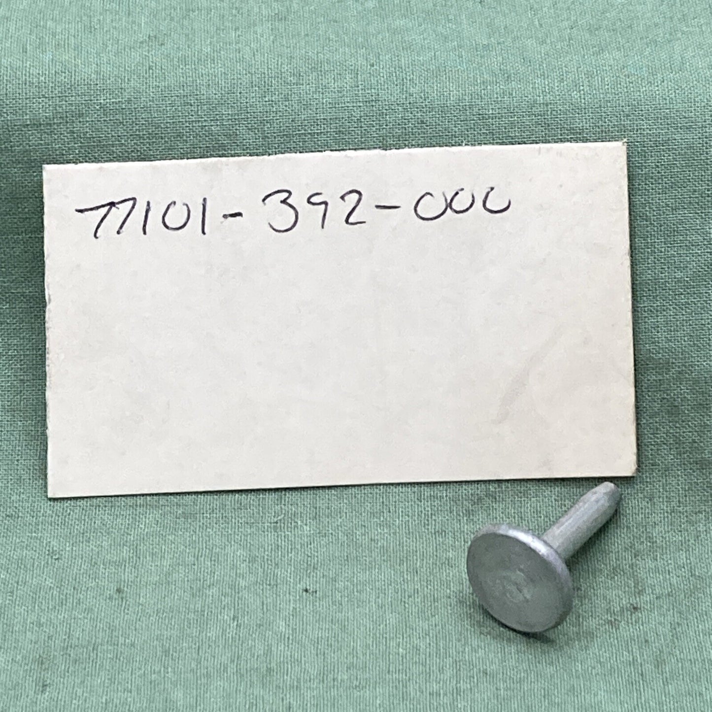 NEW REPLACES HONDA 77101-392-000 SEAT RIVET (4X18)