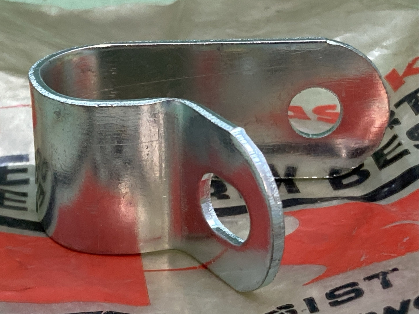 NEW GENUINE KAWASAKI 18061-034 BRACKET-MUFFLER,B