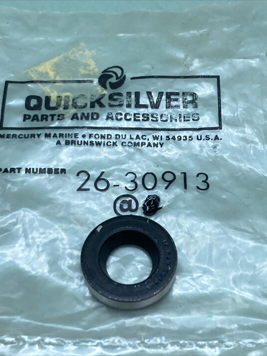 NEW GENUINE MERCURY QUICKSILVER 26-30913 OIL SEAL