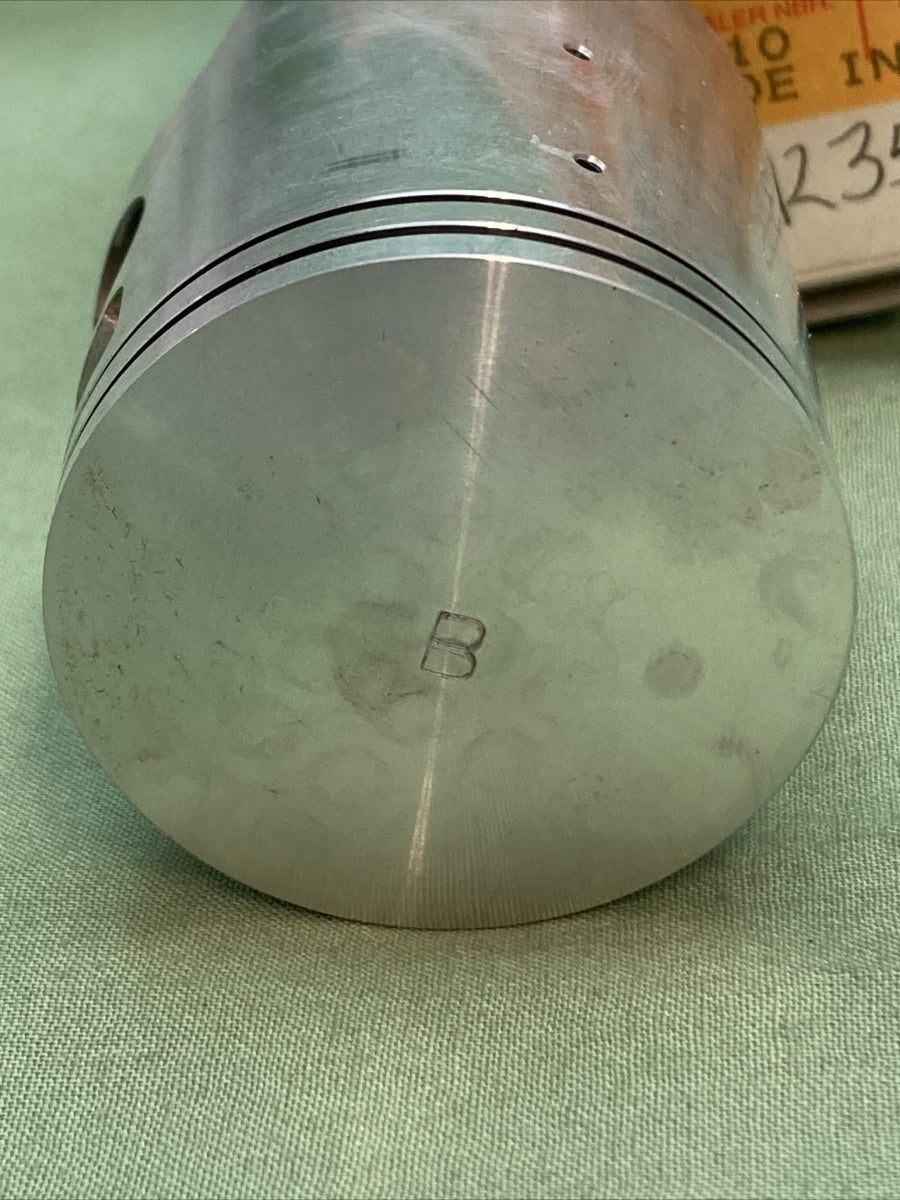 NEW GENUINE KAWASAKI 13001-1559 PISTON-ENGINE SUPERSEDED 13001-1630