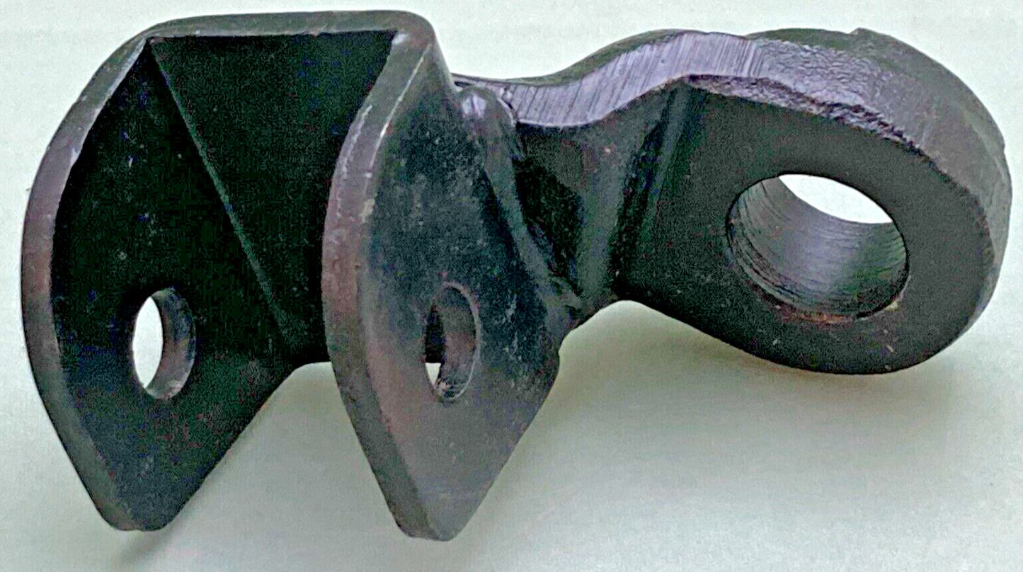 NEW GENUINE KAWASAKI 34007-013 BRACKET, L.H. FOOTREST