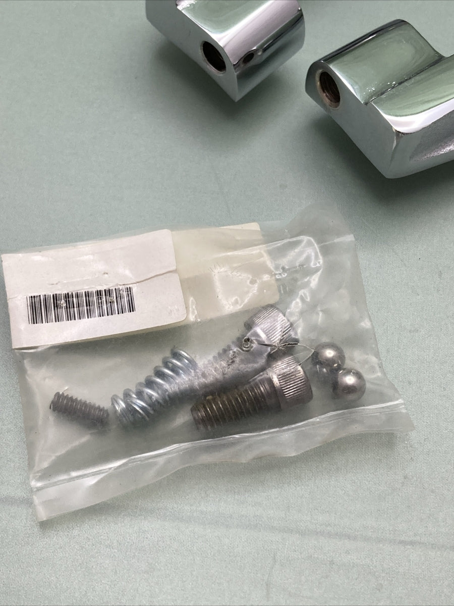 NEW Kuryakyn 607907 UNIVERSAL REAR FLOORBOARD ADAPTER WITH HARDWARE