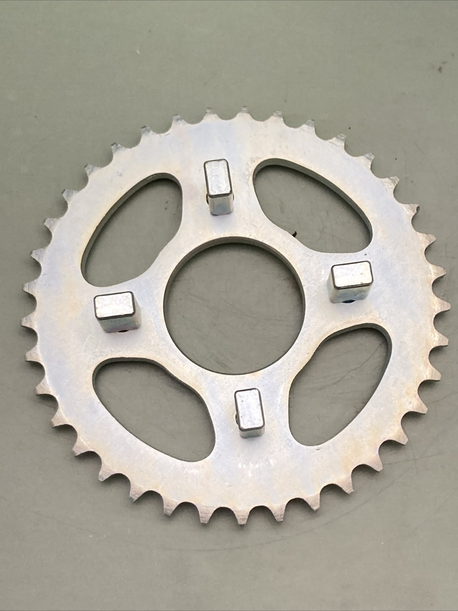 NEW GENUINE SUNSTAR 91-9537 37 TOOTH SPROCKET