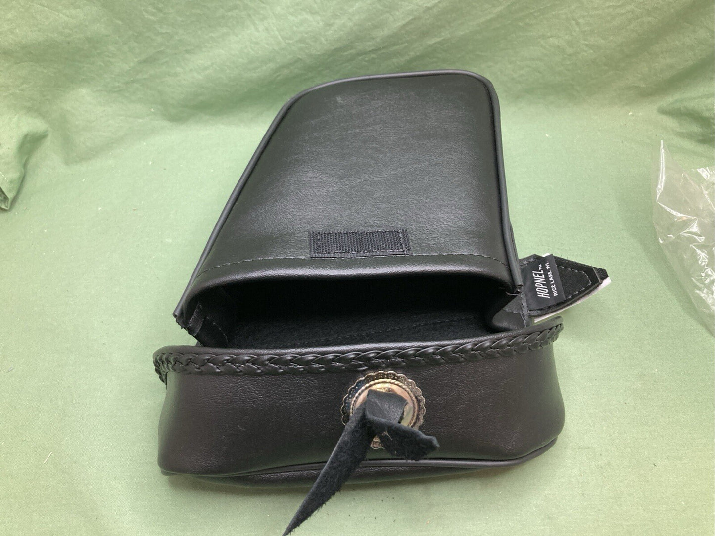 NEW HOPNEL HD90-106RBK HARLEY DAVIDSON RIGHT PASSENGER ARMREST POUCH