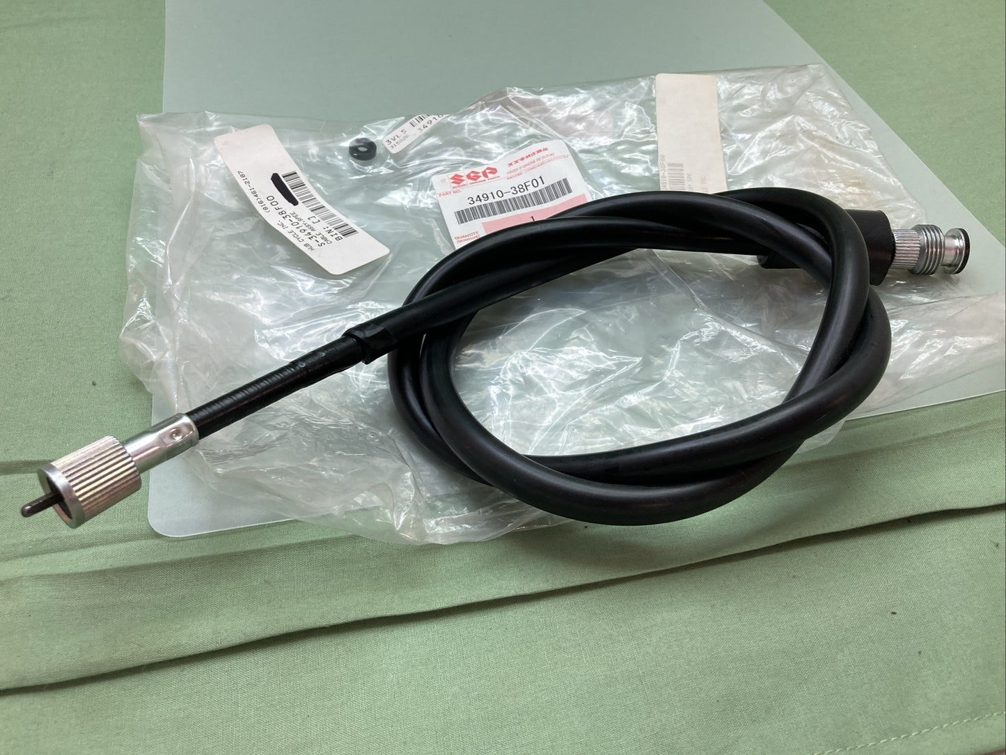 NEW GENUINE SUZUKI 34910-38F01 SPEEDOMETER CABLE