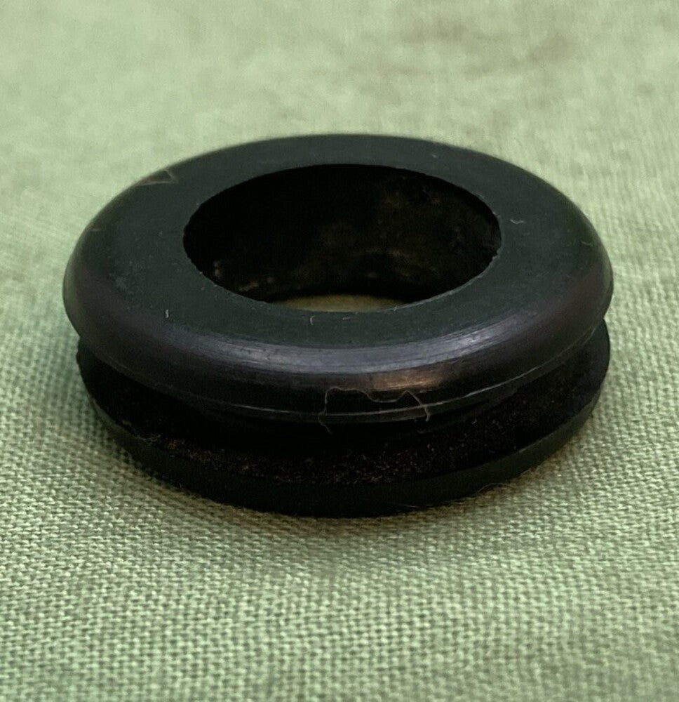 QTY 3 NEW REPLACES HONDA 50163-063-000 FEED TUBE GROMMET