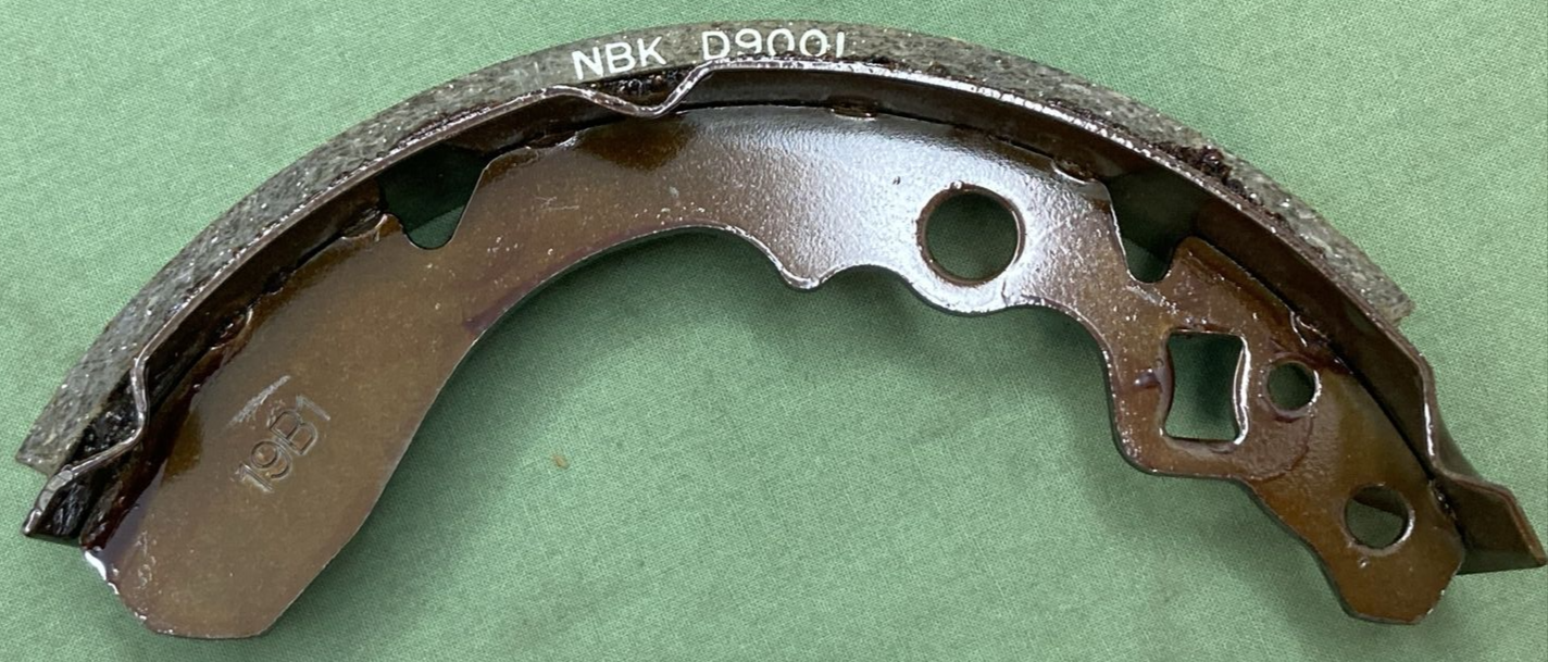 QTY 2 NEW GENIUNE KAWASAKI 41047-1052 Shoe Assembly, Brake, Rear