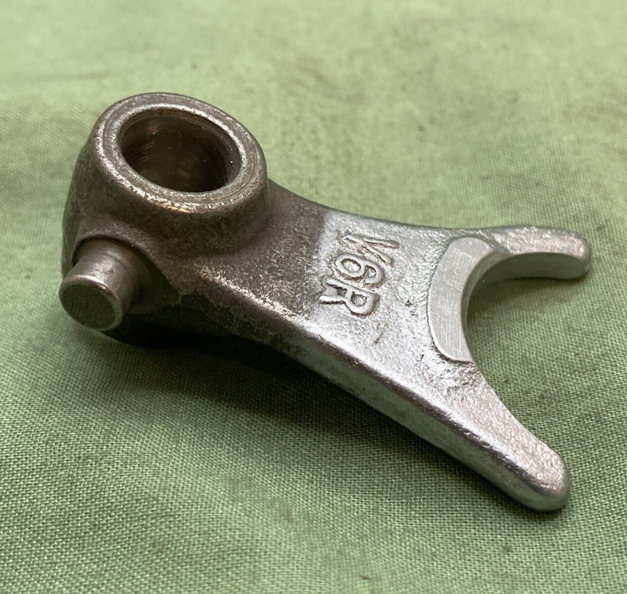 NEW GENUINE HONDA 24231-VM6-000 FORK, R. SUB-GEARSHIFT