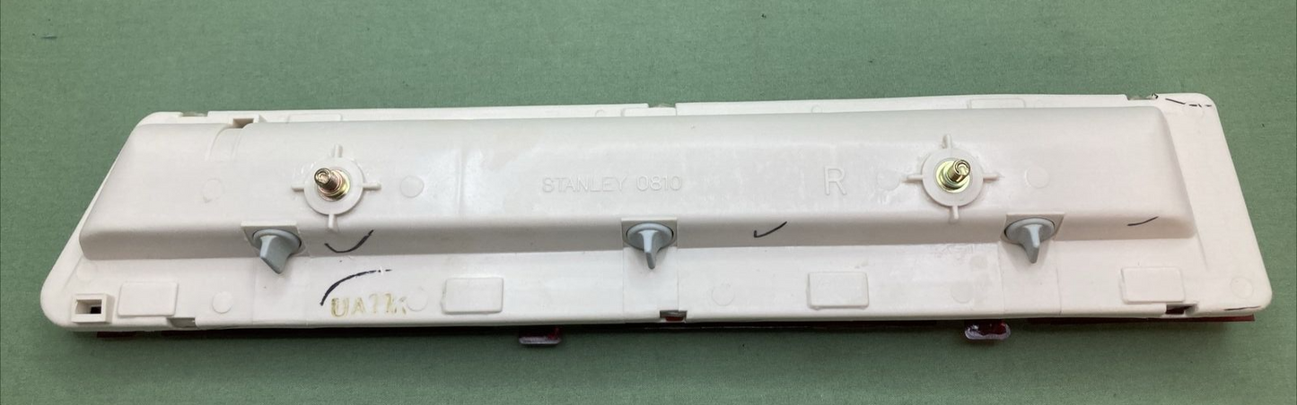 NEW GENUINE HONDA 33950-MT2-004 TRUNK GARNISH RIGHT TAIL LIGHT GOLDWING