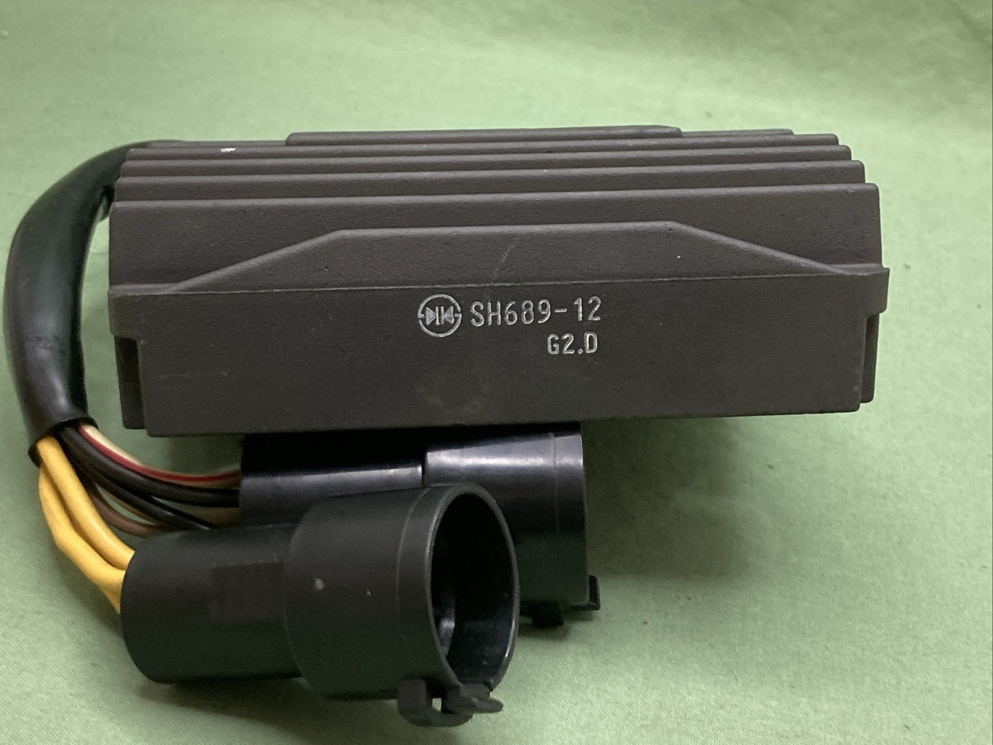 NEW GENUINE KAWASAKI 21066-1119 VOLTAGE REGULATOR 00-03 NINJA