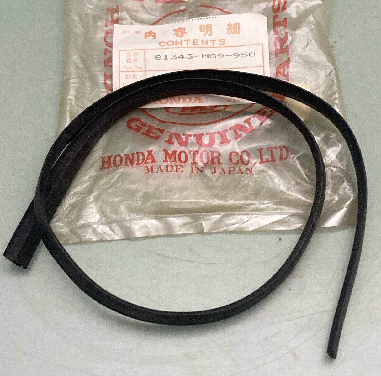 NEW GENUINE HONDA 81343-MG9-950 RUBBER TRIM MOLDING FOR GL1200 GOLDWING