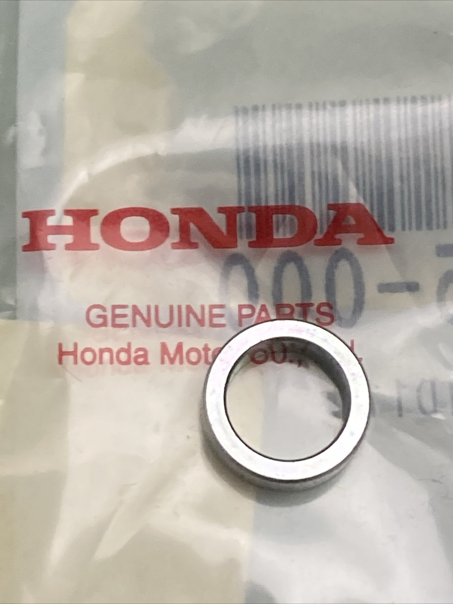 NEW GENUINE HONDA 80126-GC5-000 COLLAR A, RR. FENDER