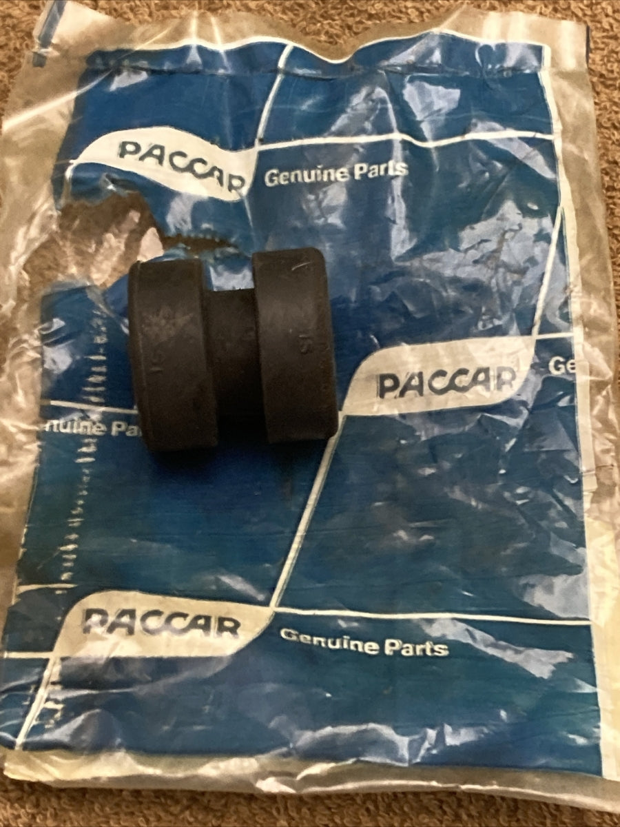 NEW GENUINE PACCAR 14-14656-4 EXHAUST CAB MOUNT