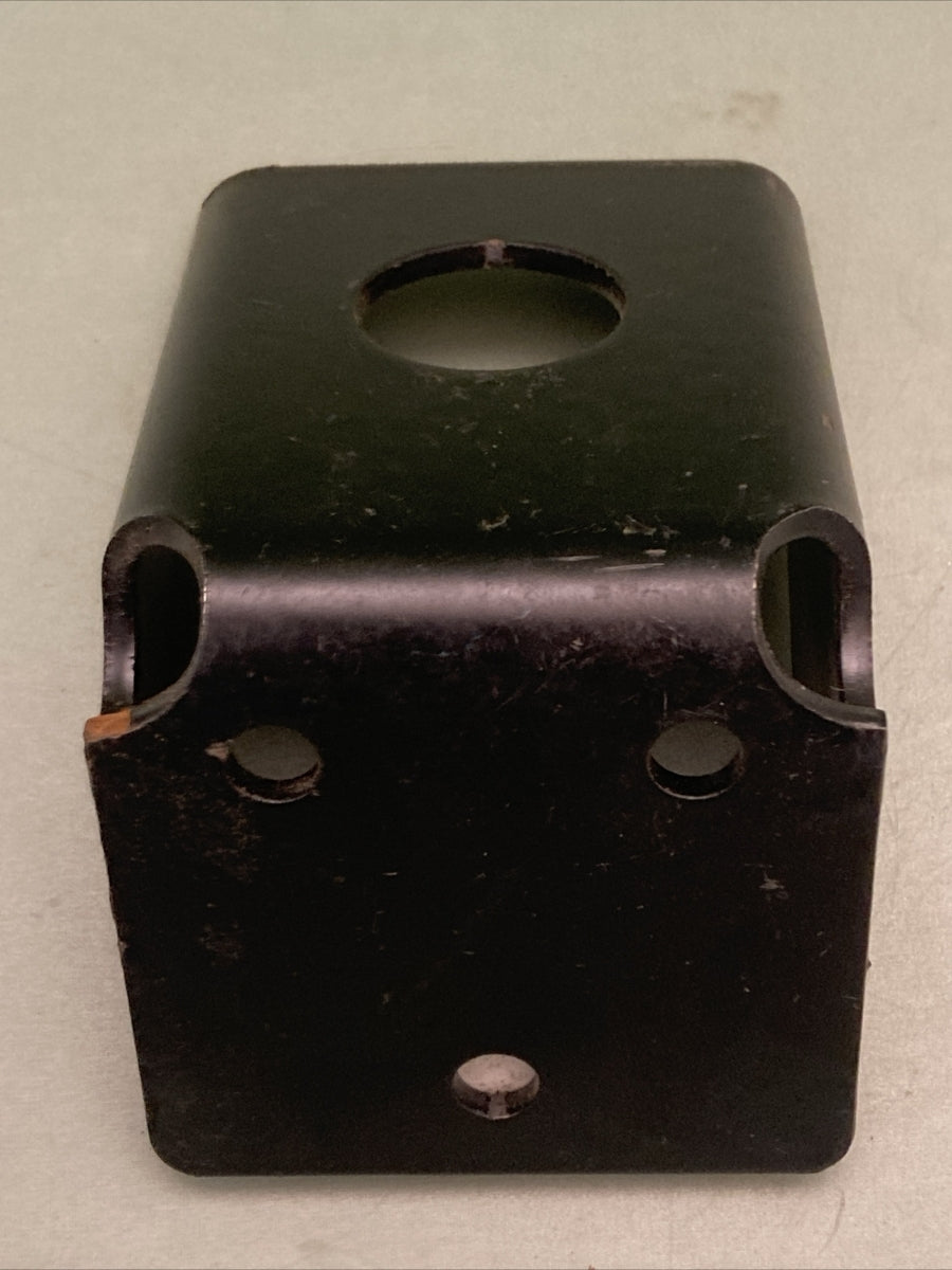 NEW REPLACES PETERBILT 13-05101 Hood Locating Pin Bracket