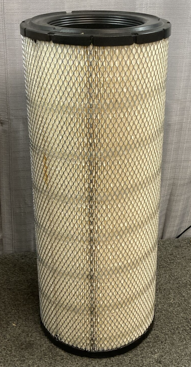 NEW FLEETGUARD AF26657 AIR FILTER