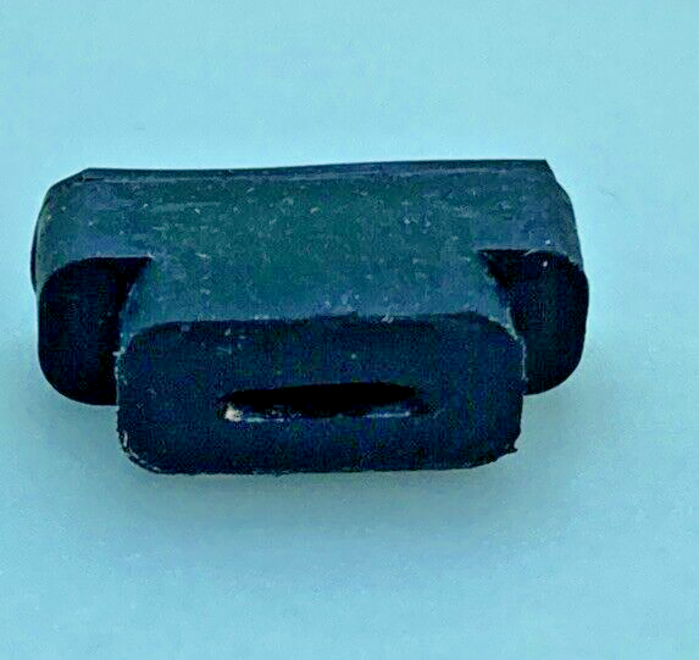 NEW GENUINE HONDA 33609-286-000 RUBBER, RR. TURN SIGNAL SETTING