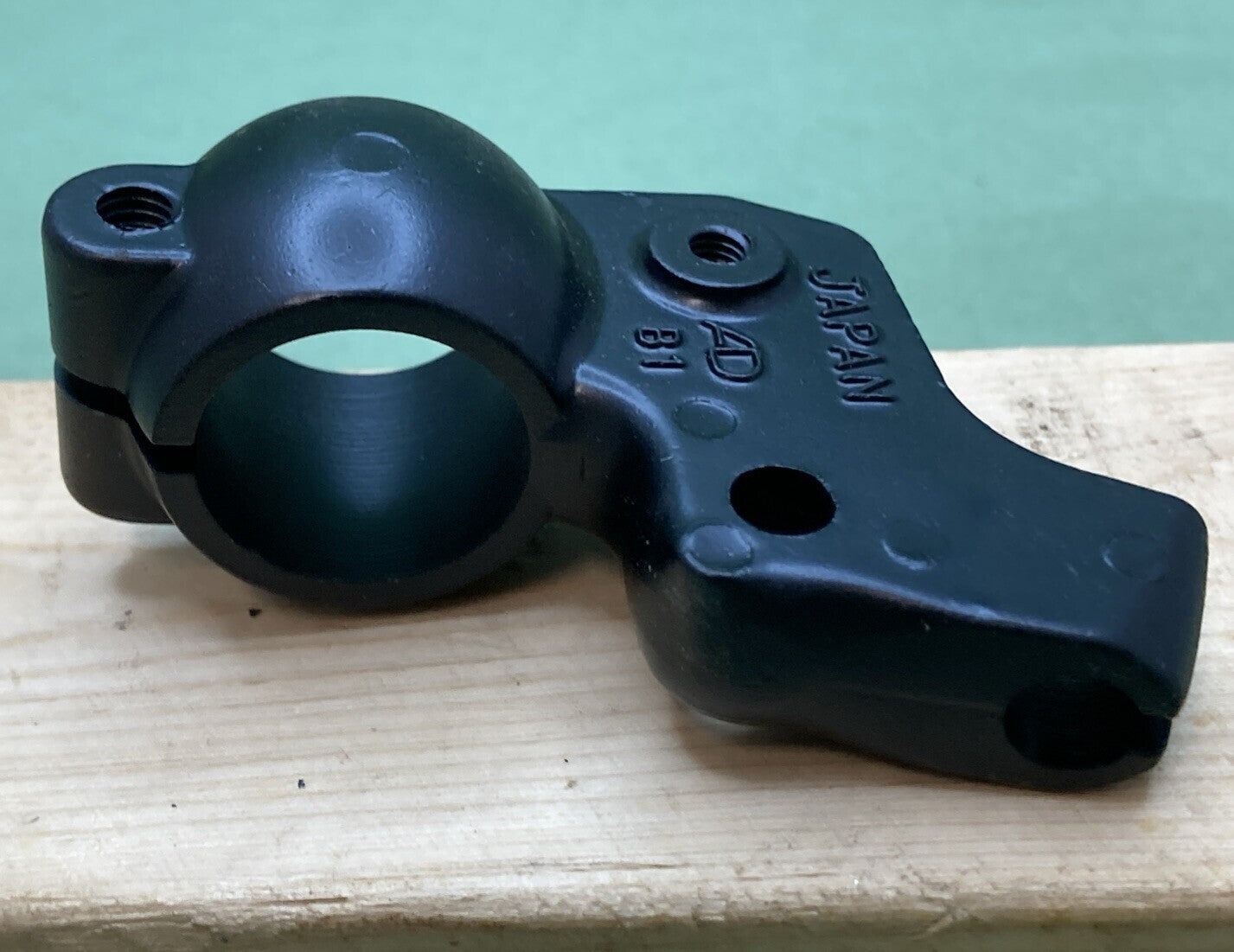 NEW GENUINE KAWASAKI 13091-4018 HOLDER, FRONT BRAKE LE